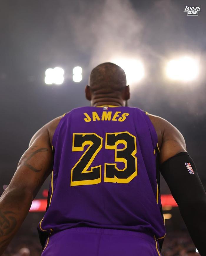 湖人客场战胜森林狼,连胜势不可挡 湖人客场战胜森林狼,连胜势不可挡