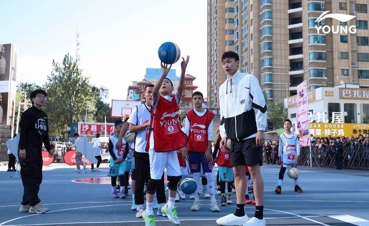 新赛季篮球联赛即将开始,各队备战越发紧张 新赛季篮球联赛即将开始,各队备战越发紧张