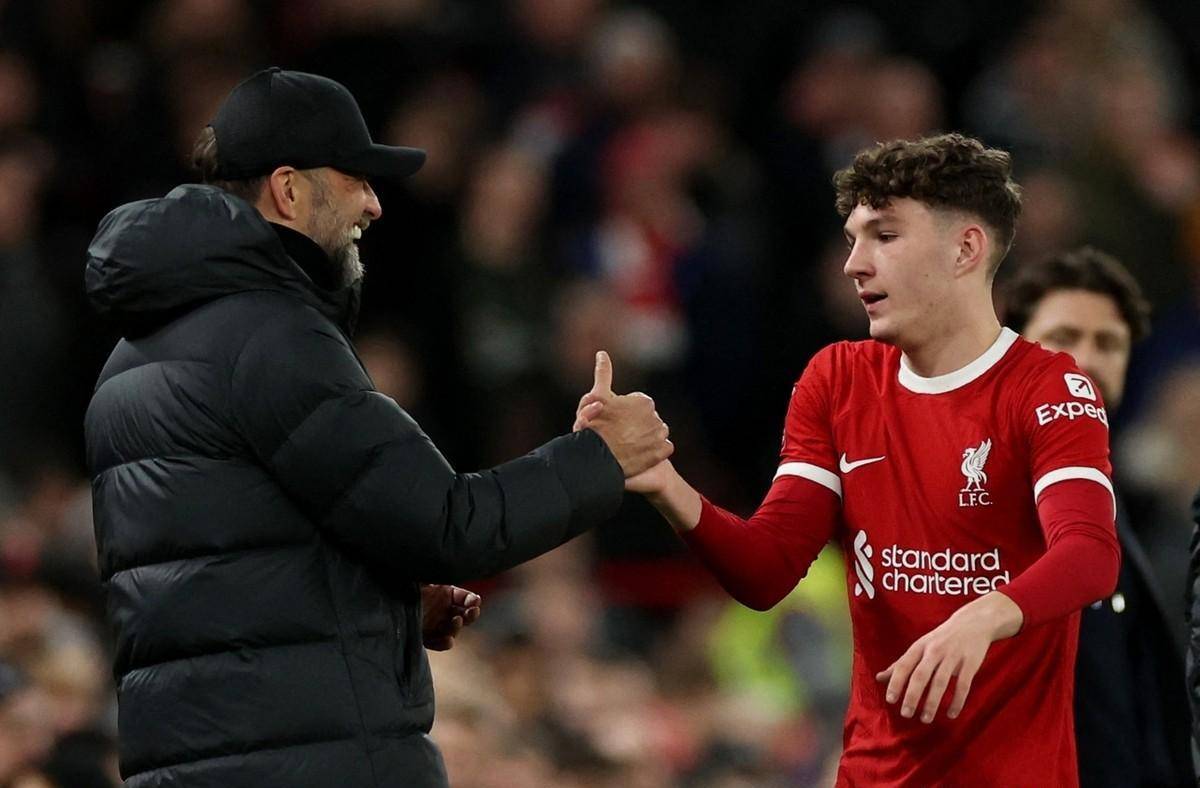 利物浦中场创造良机,球迷为之赞扬 利物浦中场创造良机,球迷为之赞扬