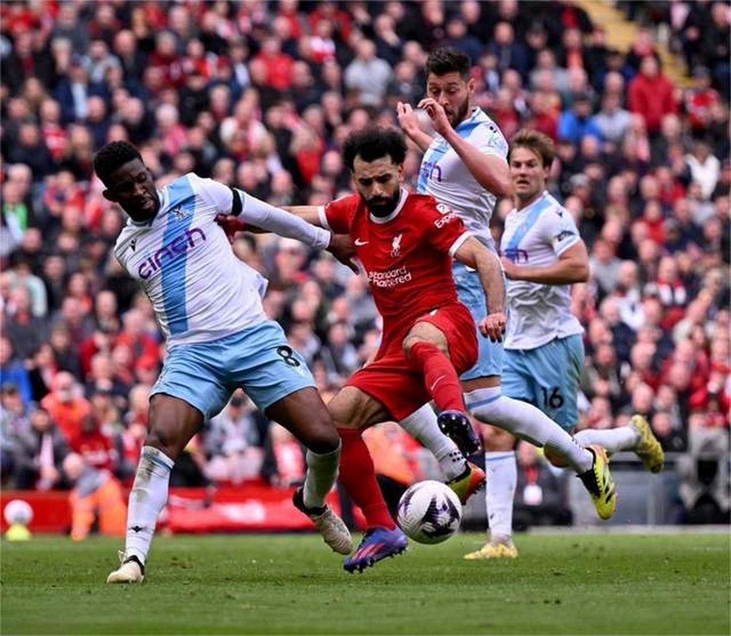 利物浦中场创造良机,球迷为之赞扬 利物浦中场创造良机,球迷为之赞扬