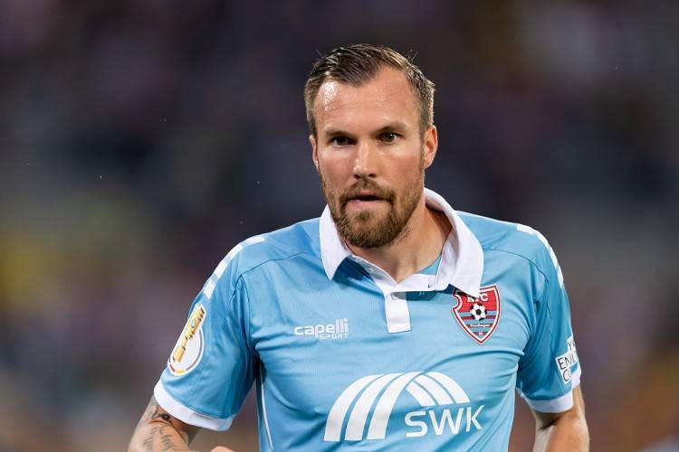 沙尔克04主帅感慨良多,球员表现不尽如人意 沙尔克04主帅感慨良多,球员表现不尽如人意