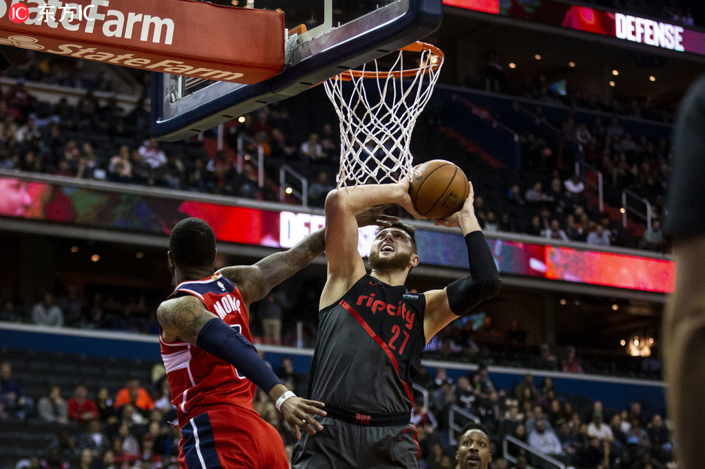 开拓者力克奇才，继续保持领跑位置！