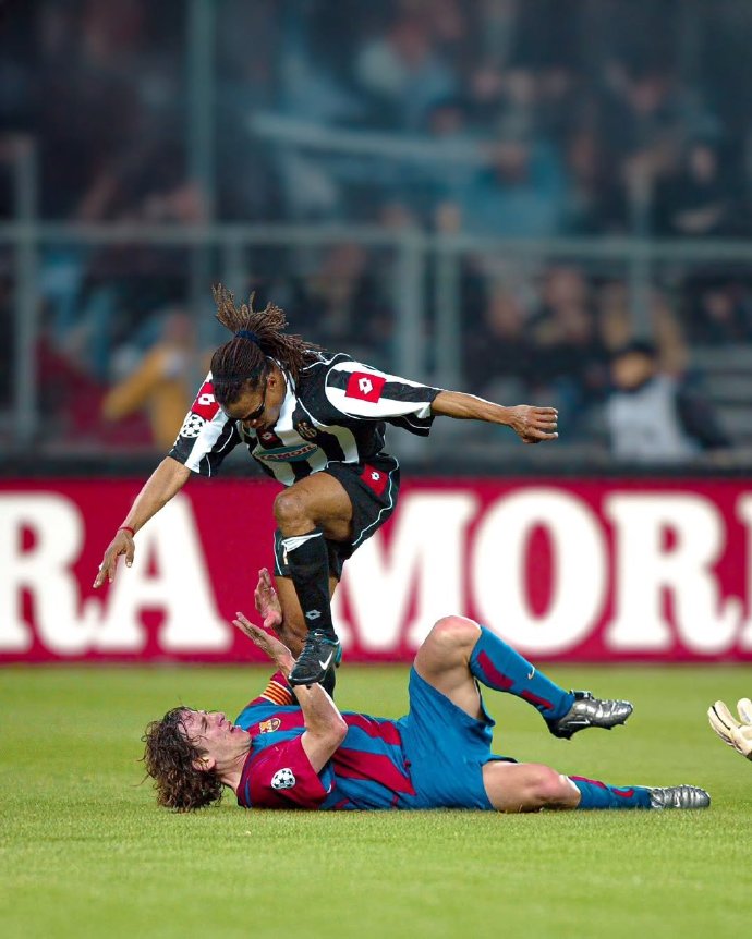 尤文图斯逆转巴塞罗那，晋级下一轮