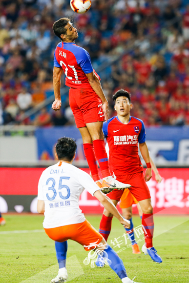 鲁能力克重庆斯威，取得胜利