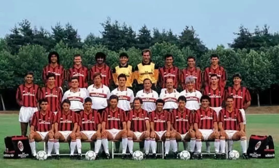 米卡尔维后防整体表现出色，成为球队不败保障