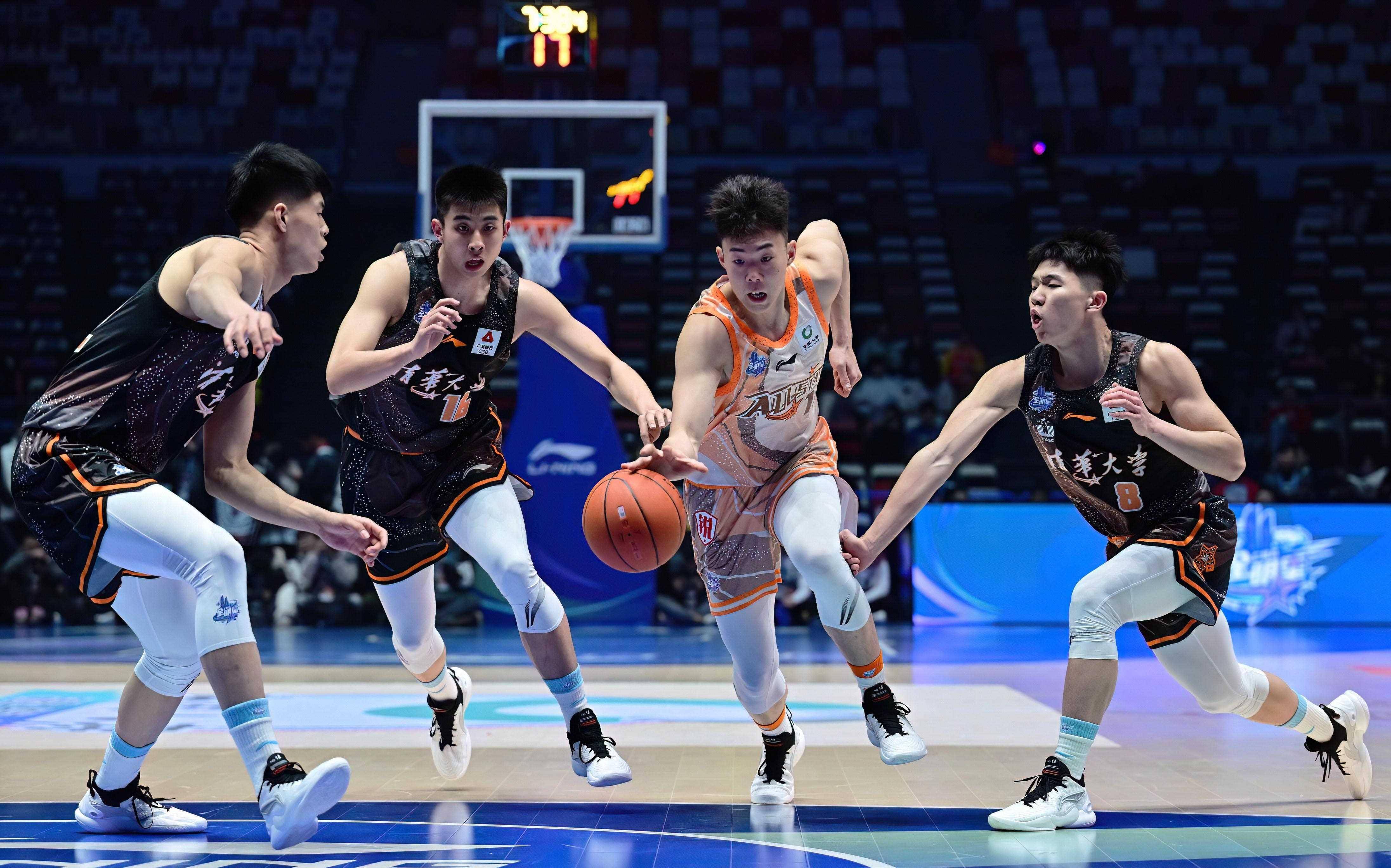 篮球联赛再度开战，球队拼搏争冠斗志昂扬