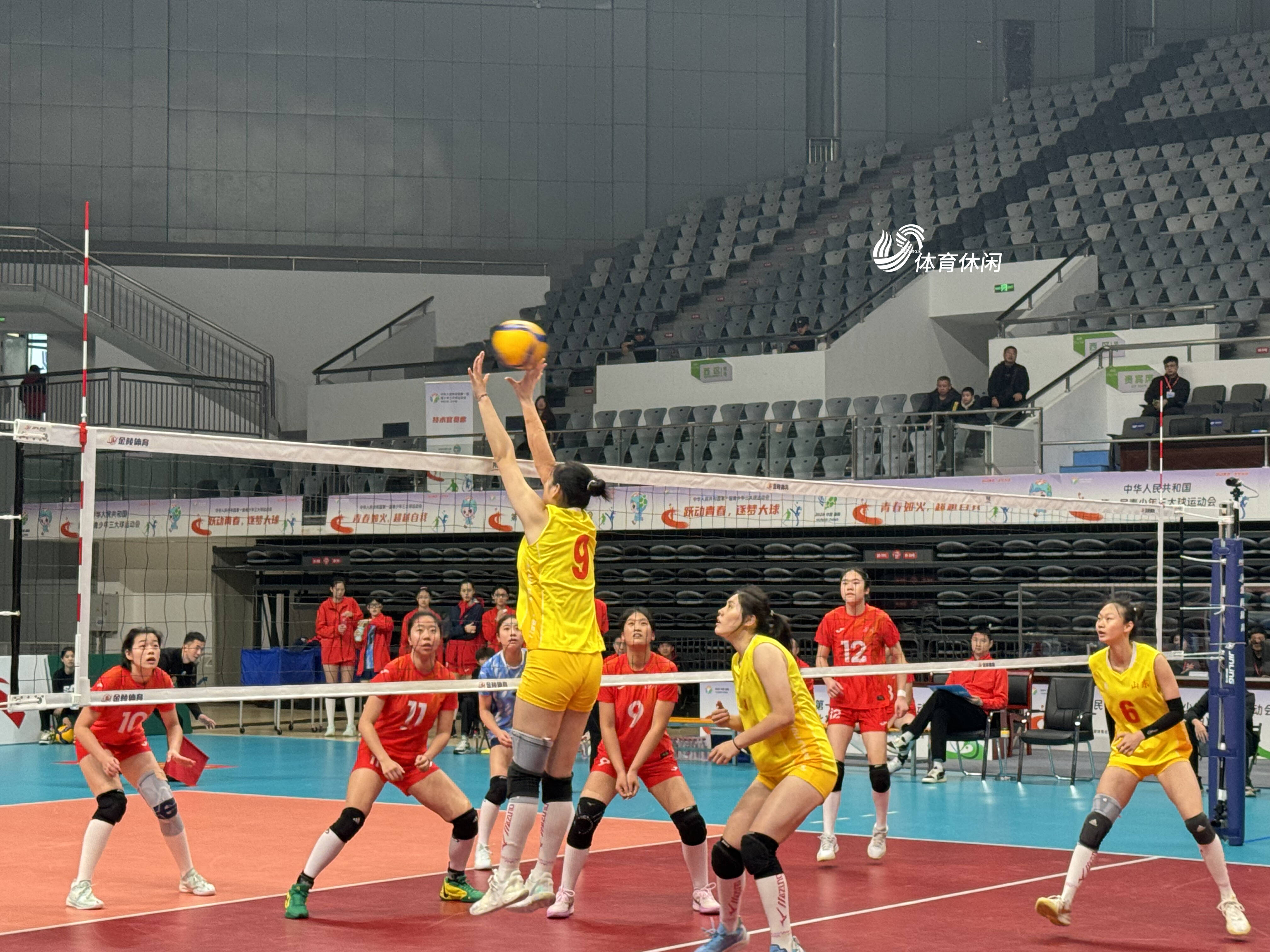 强队连战连捷，取得长达十轮连胜