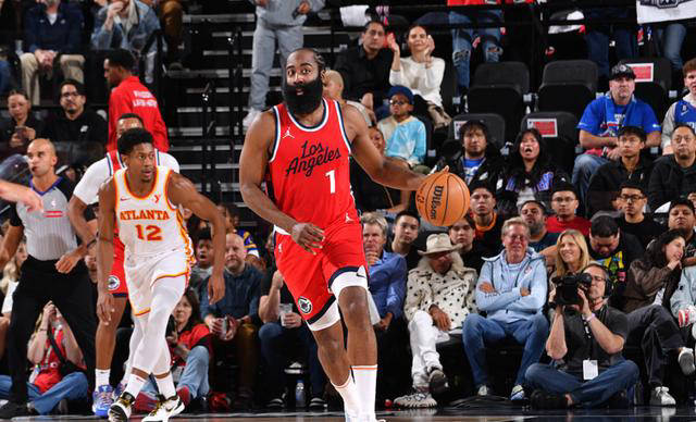 快船主场大胜，路威全场砍下全队最高25分