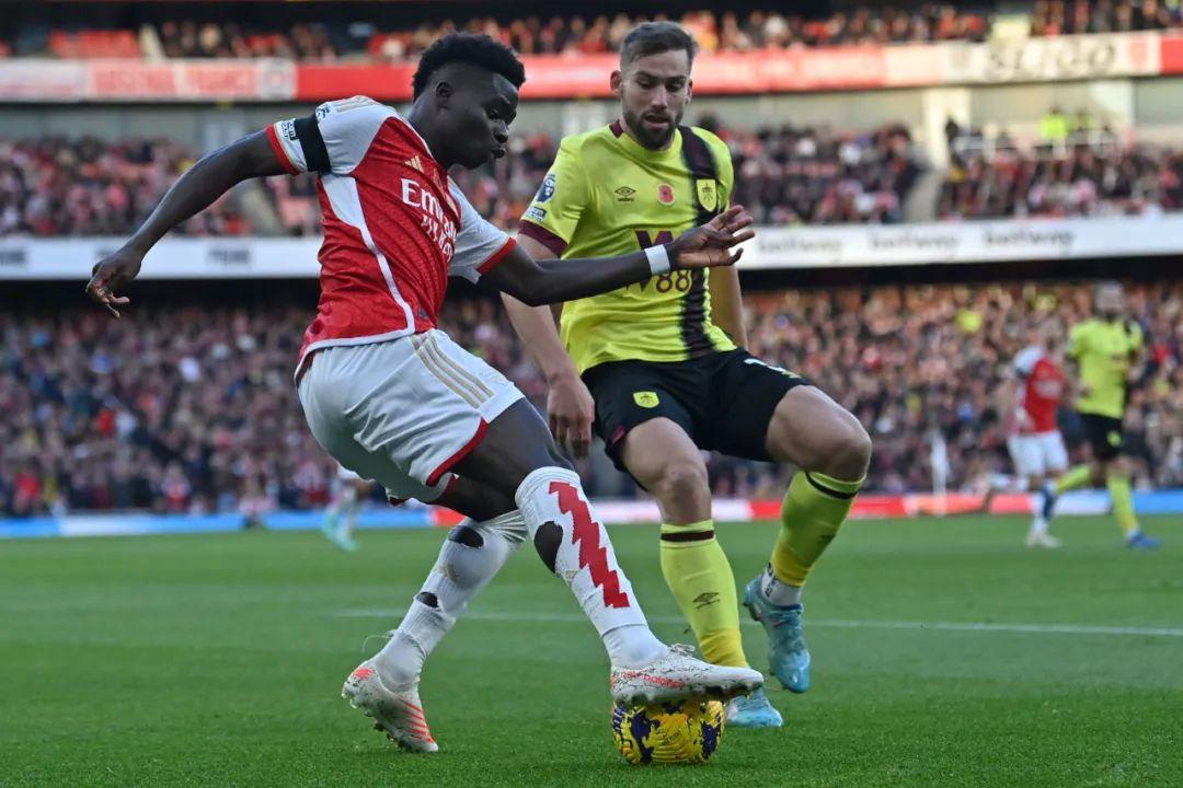 阿森纳零封伯恩利，坚守主场取胜