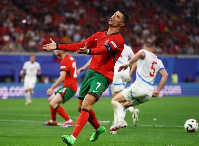 捷克队在比赛中实现绝杀，晋级四强