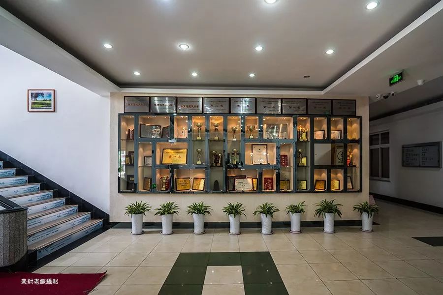 红蓝军团战平，法国盯紧前四