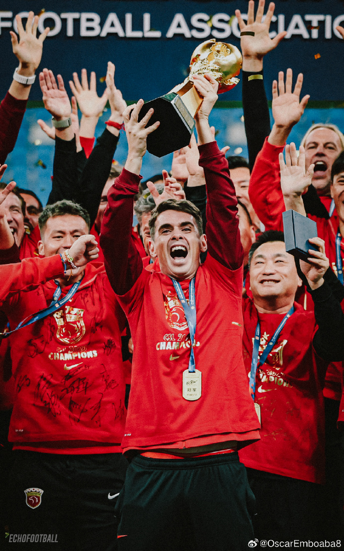 球员们正全力以赴为胜利努力