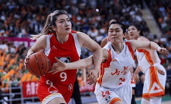 南美女篮组合默契，展现团结力量向冠军冲刺