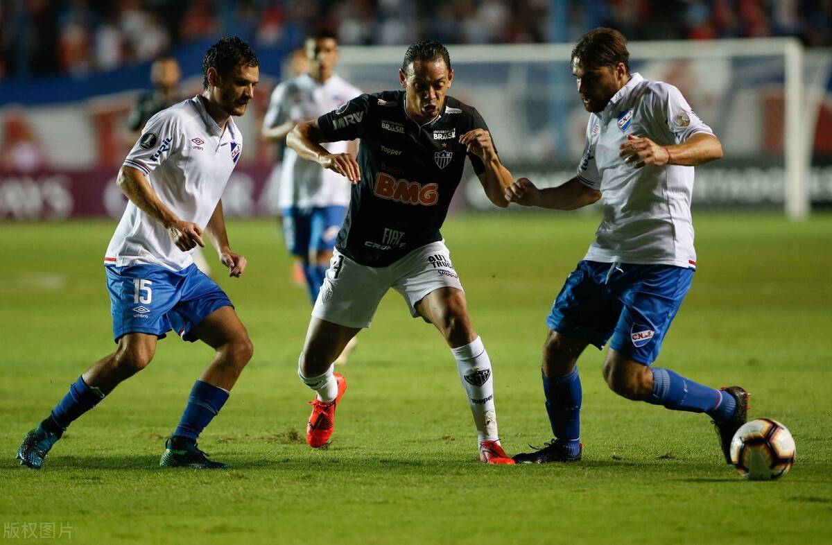 迪特-海伊斯刚接手克雷斯菲尔德，取得首胜