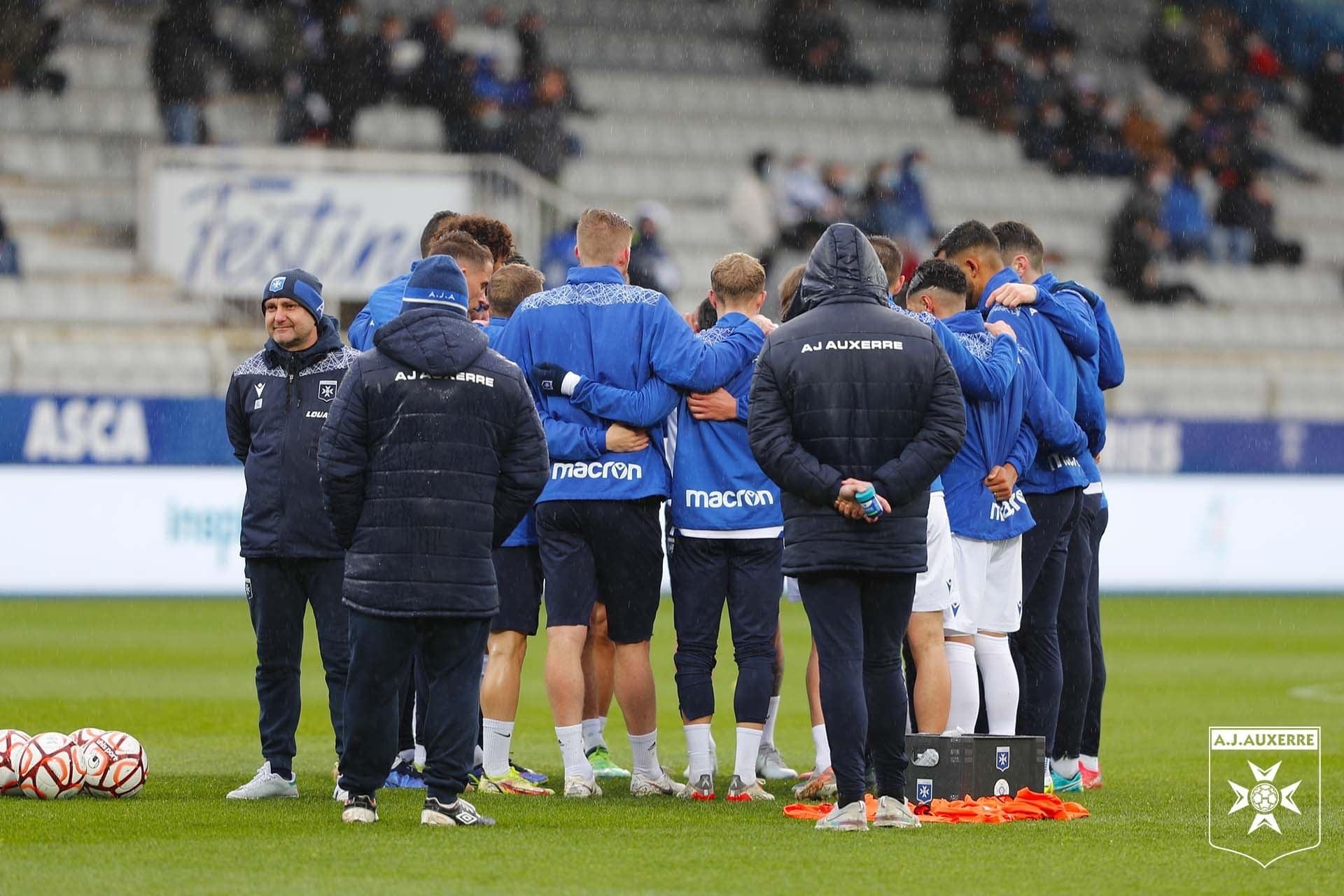 里尔3-1逆转卡昂，轻松压制对手