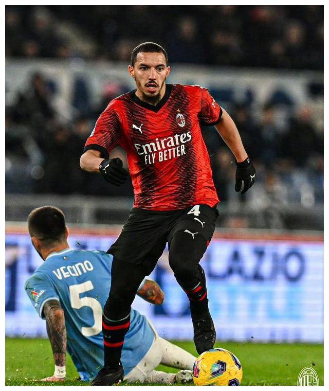 AC米兰新援表现抢眼，球队士气高涨