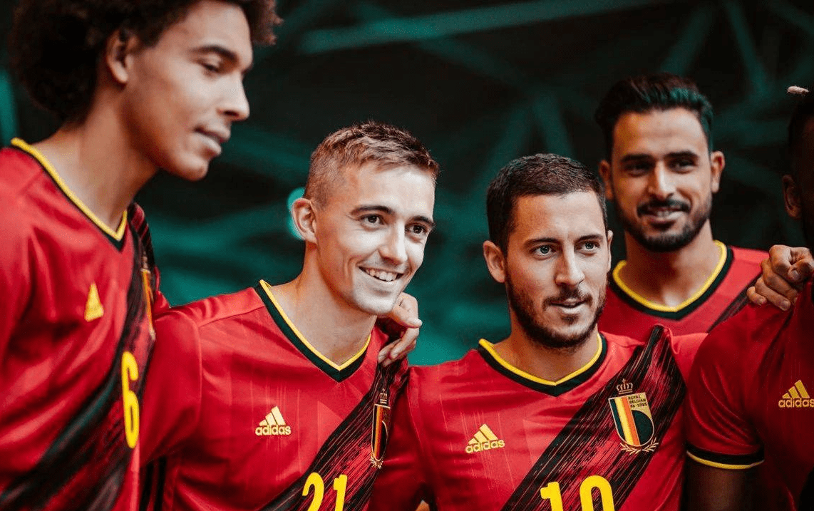 冰岛球员在国际比赛中出色发挥