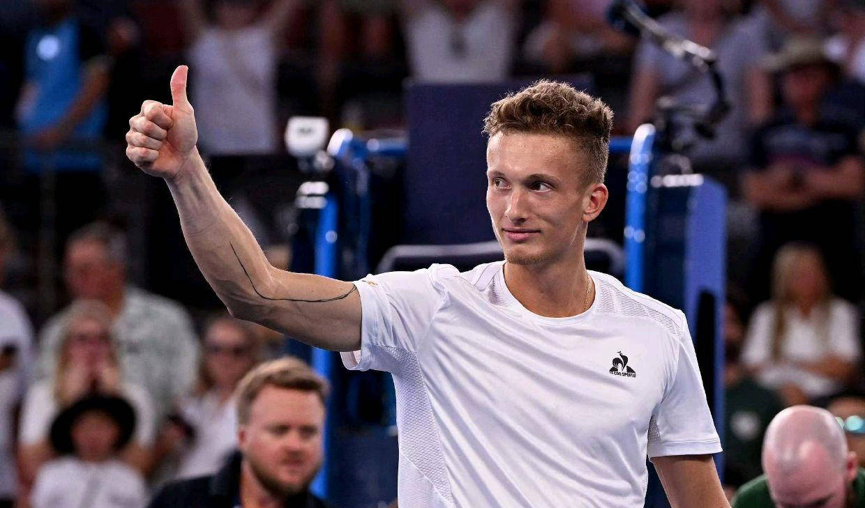 冰岛球员在国际比赛中出色发挥