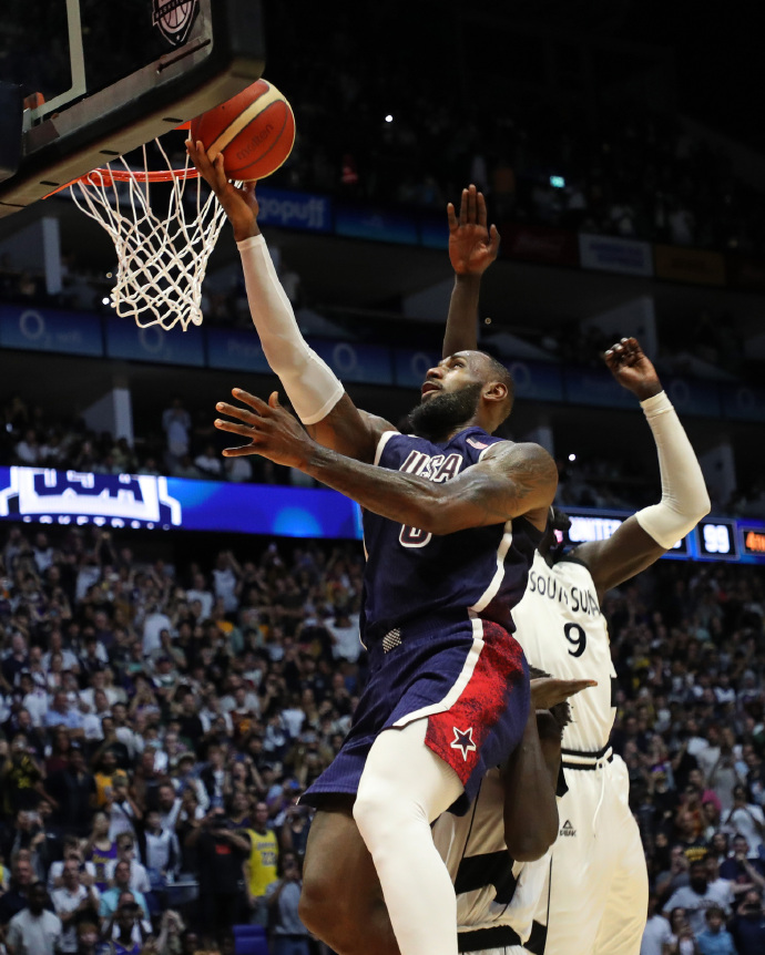 人惊险战胜尼克斯,安比德两双表现 人惊险战胜尼克斯,安比德两双表现