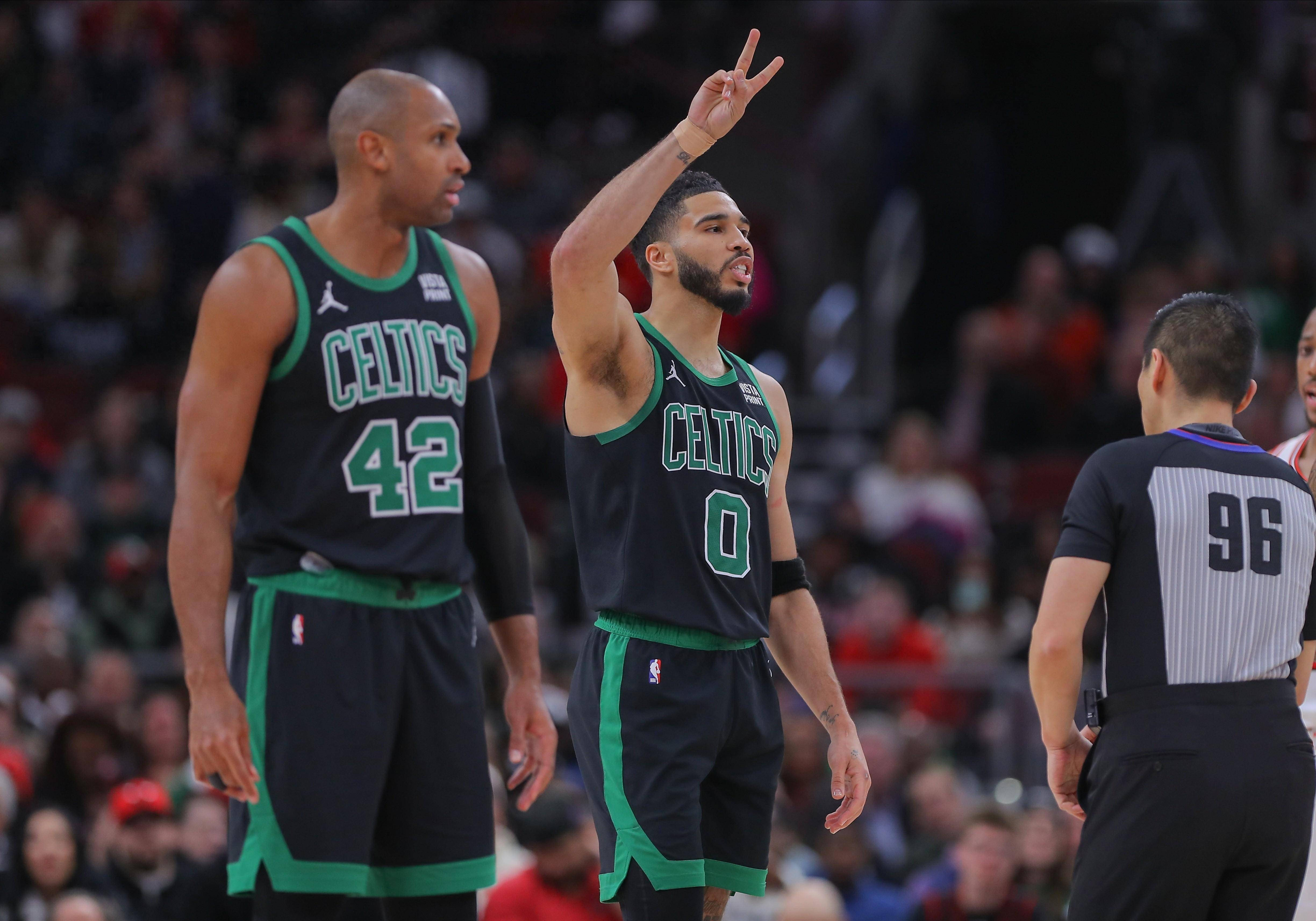 雄鹿主场战胜公牛,西部榜首不可撼动 雄鹿主场战胜公牛,西部榜首不可撼动