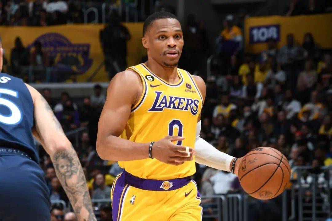 湖人主帅盖伊吉励志演讲，球员全情投入备战