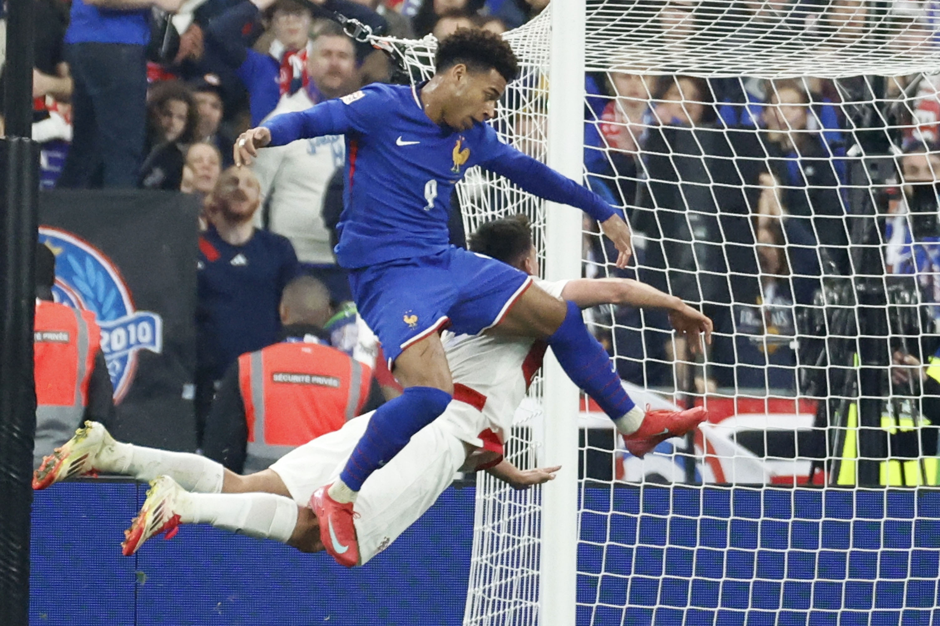 欧国联比赛小组赛拉开序幕，焦点对决引关注