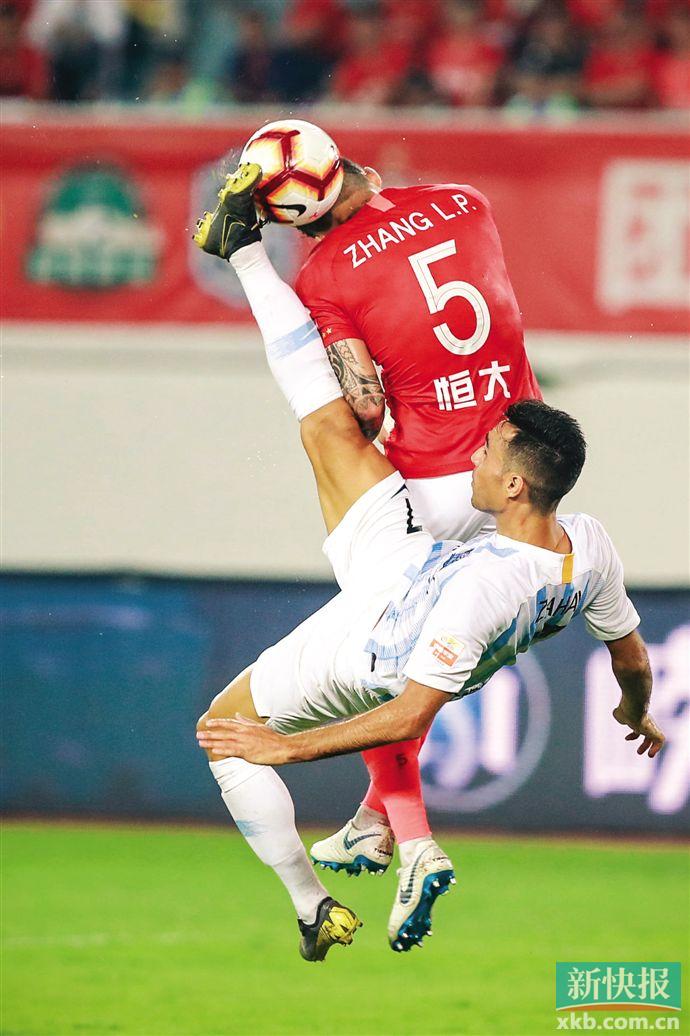 富力主场逆袭恒大，夺得至关重要的三分