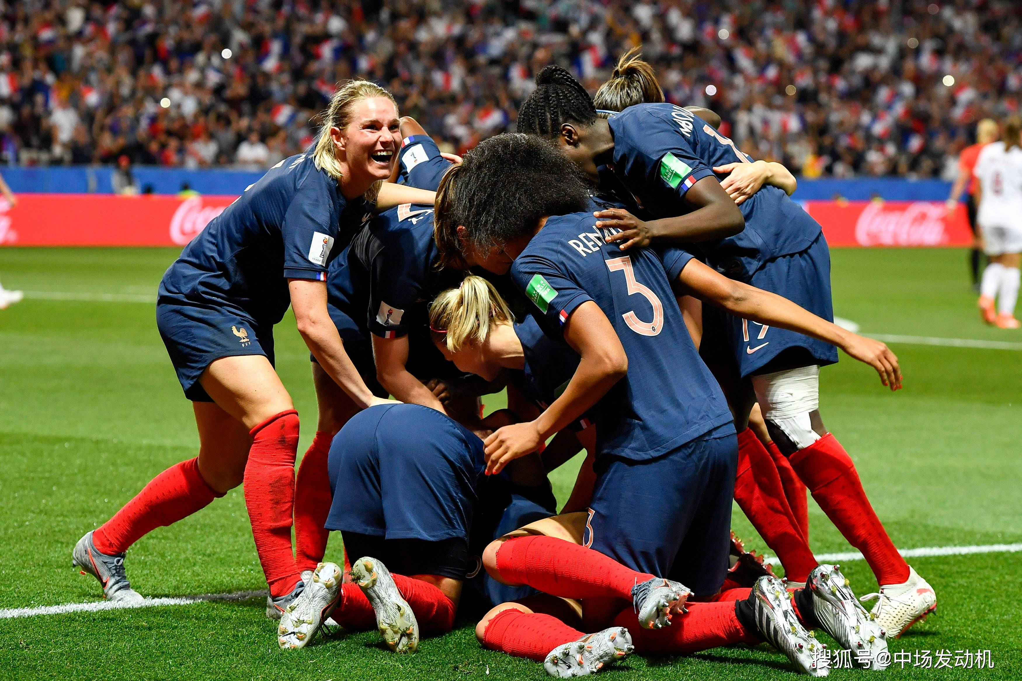 德国女足在比赛中展现非凡实力