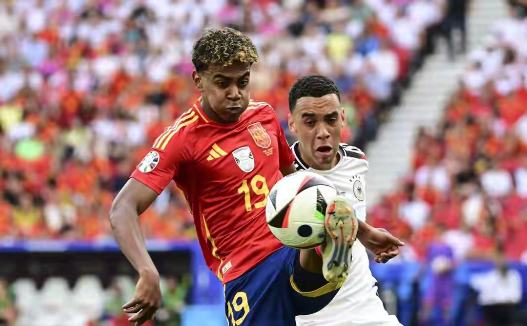 西班牙连扳两球,晋级欧国联决赛奠定基础 西班牙连扳两球,晋级欧国联决赛奠定基础