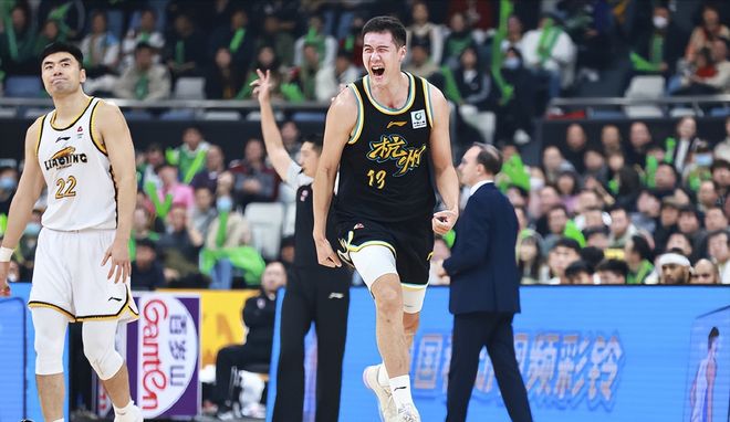 爱体育-浙江男篮主场战胜辽宁队，实力突出